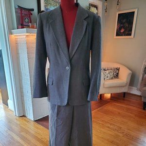 Pendleton 100% wool suit-vintage size 12P